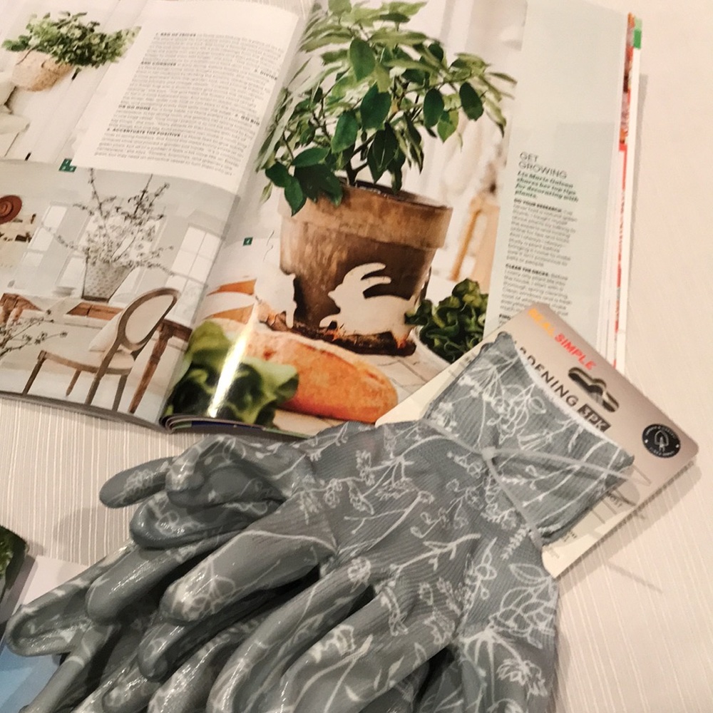 Brand new Real Simple gardening Gloves 3 Pk